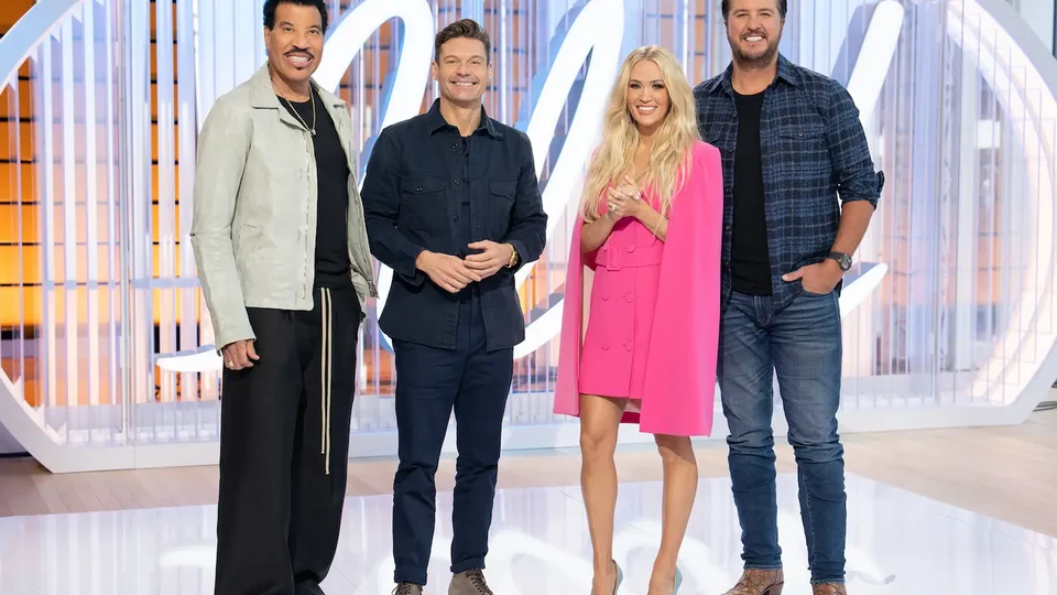 Lionel Richie performing onstage